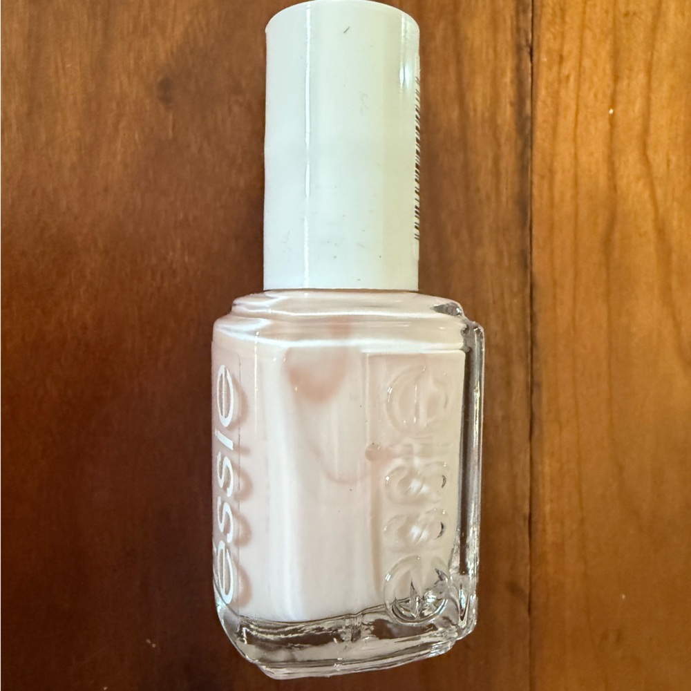 💙 4/$20 Essie Nail Polish - Ballet Slippers 096